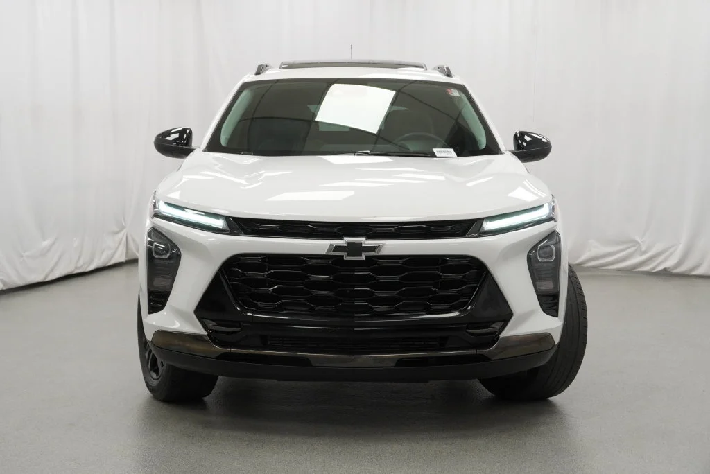 Certified Used 2024 Summit White Chevrolet ACTIV image 37