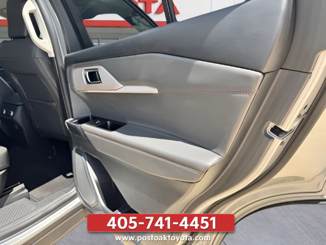 Used 2025 Silver Ford Active image 23