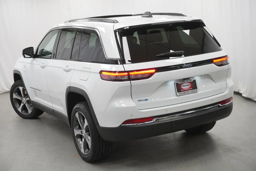Used 2022 White Jeep 4xe image 13