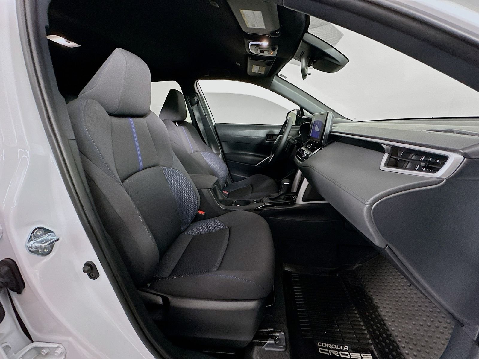 Used 2024 Pearl Toyota Hybrid SE image 27