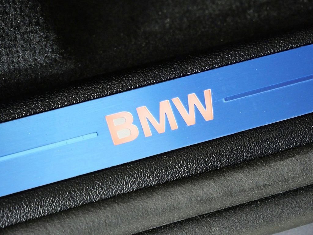 Used 2026 Skyscraper Grey Metallic BMW xDrive40i image 24