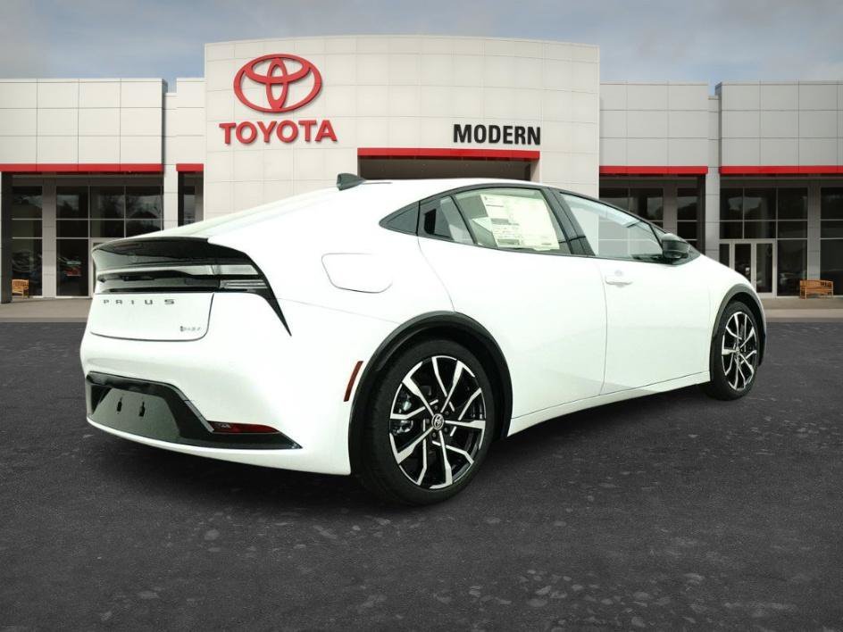 New 2026 Wind Chill Pearl Toyota XSE Premium image 13