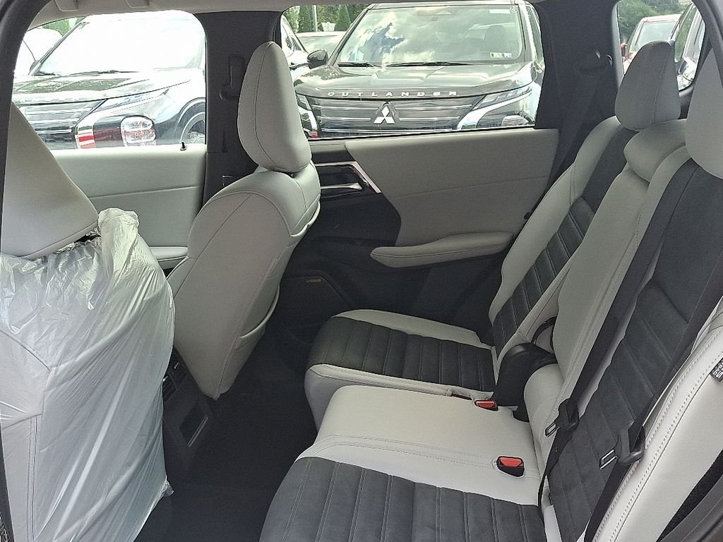 2025 Mitsubishi Outlander SE - Photo 7