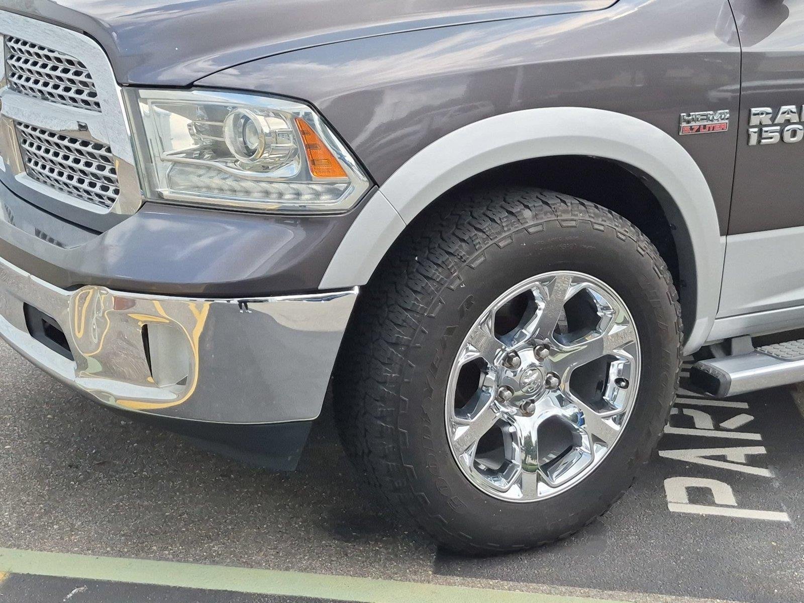 Used 2015  RAM TRUCK LARAM image 9