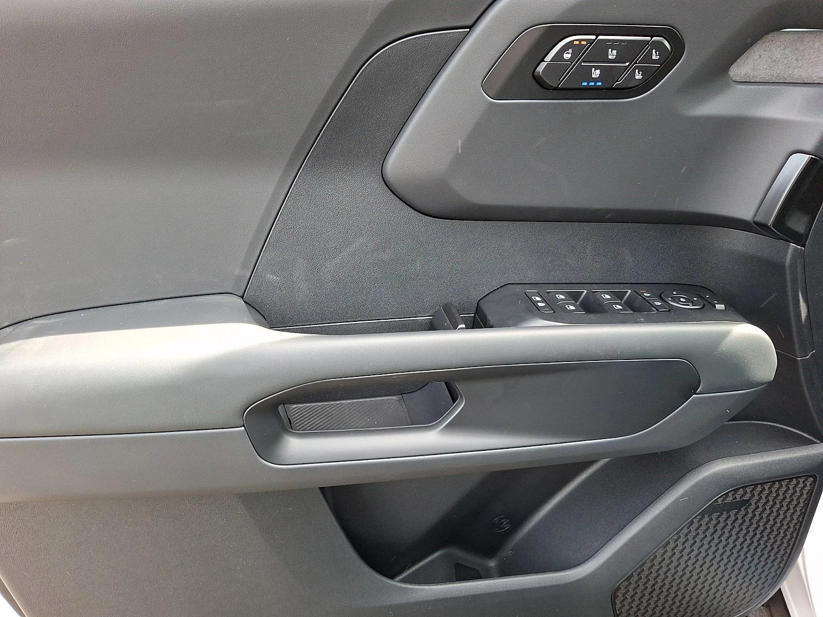 New 2027 Glacial White Pearl Kia X-PRO SX image 5