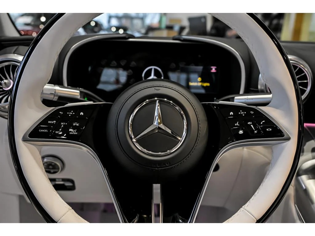 New 2026 MANUFAKTUR garnet red metallic (Red Ambiance) Mercedes-Benz Mercedes-Maybach SL 680 image 23