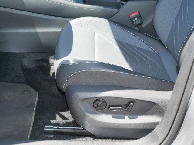 Certified Used 2025 Silver Volkswagen 2.0T SE image 14