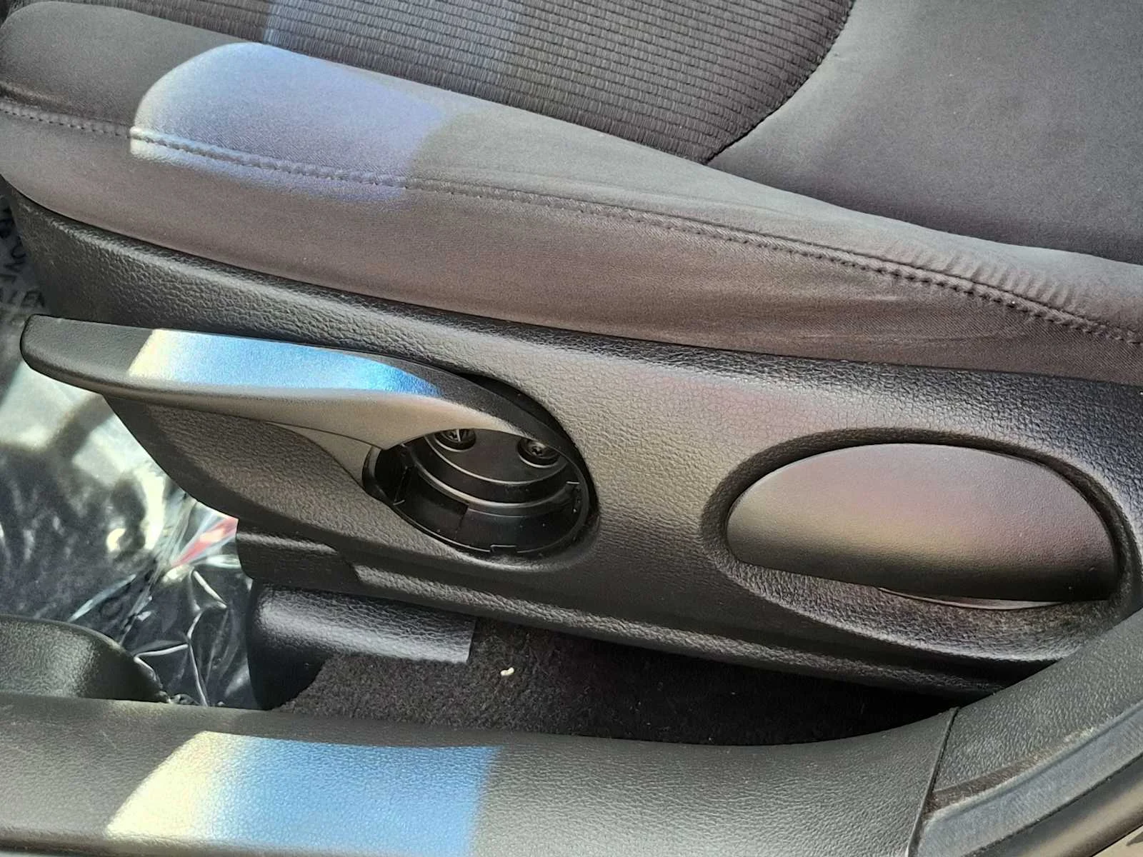 Used 2011 Ebony Black Mazda i Sport image 18
