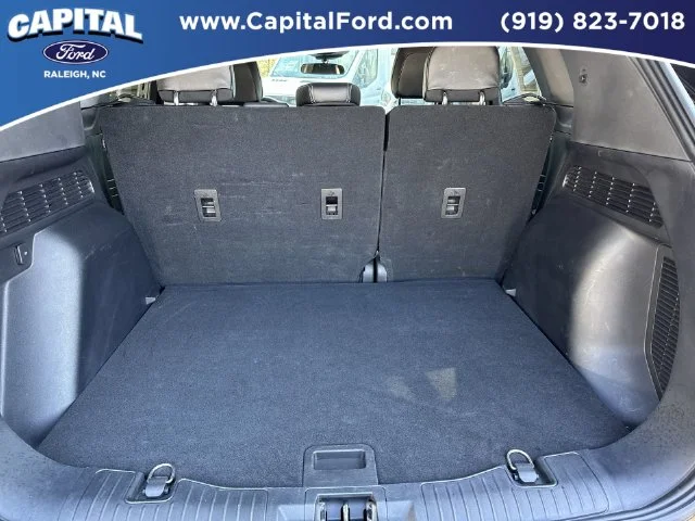 Used 2022 Black Ford SEL image 16