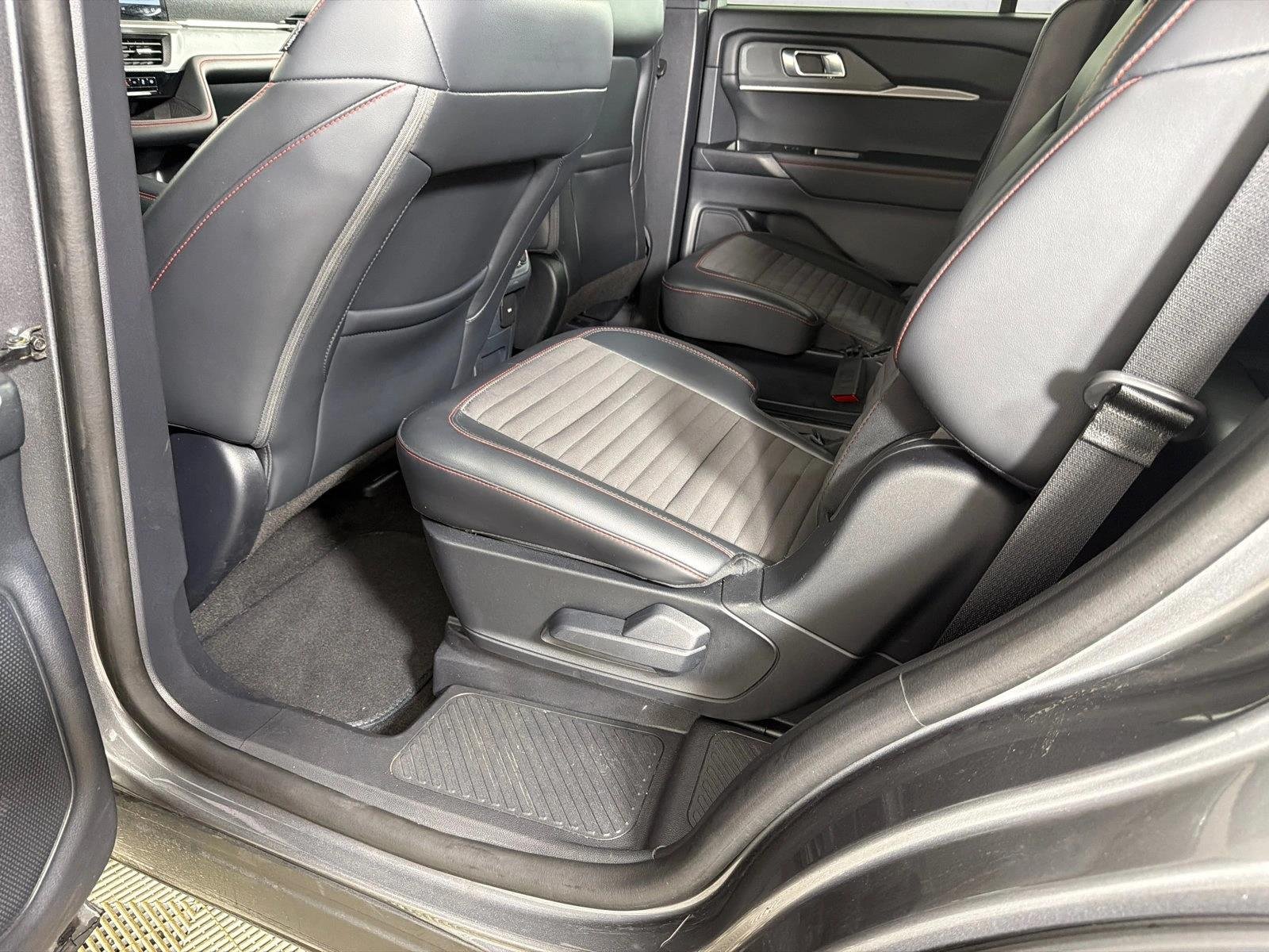 Used 2025 Carbonized Gray Metallic Ford ST-Line image 21
