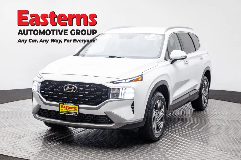 Used 2023 White Hyundai SEL image 1