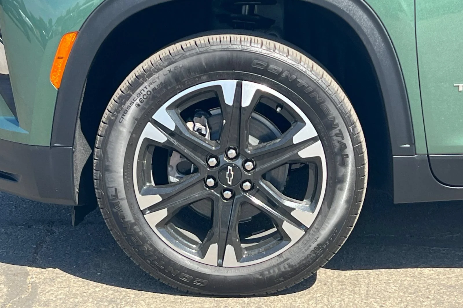 New 2027 Trillium Green Metallic Chevrolet LT image 26