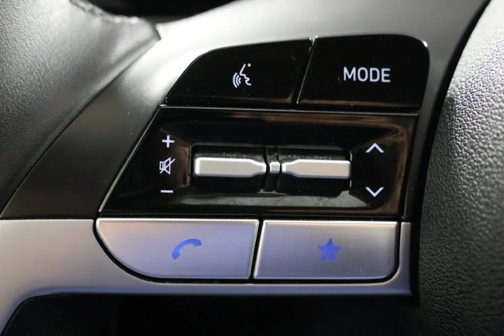 Used 2025 Abyss Black Hyundai SEL Convenience image 11