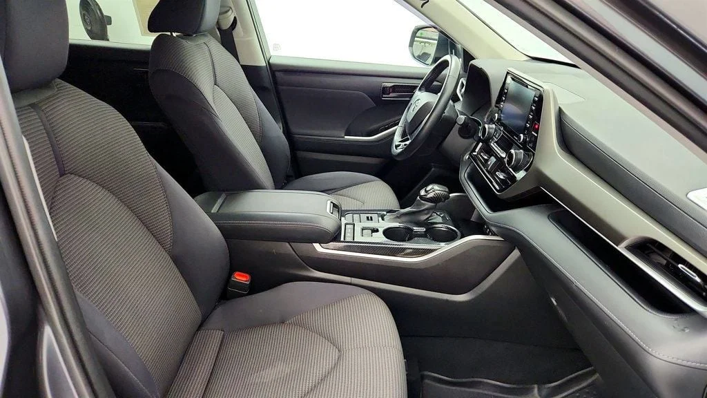Used 2021 Magnetic Gray Metallic Toyota LE AWD image 24