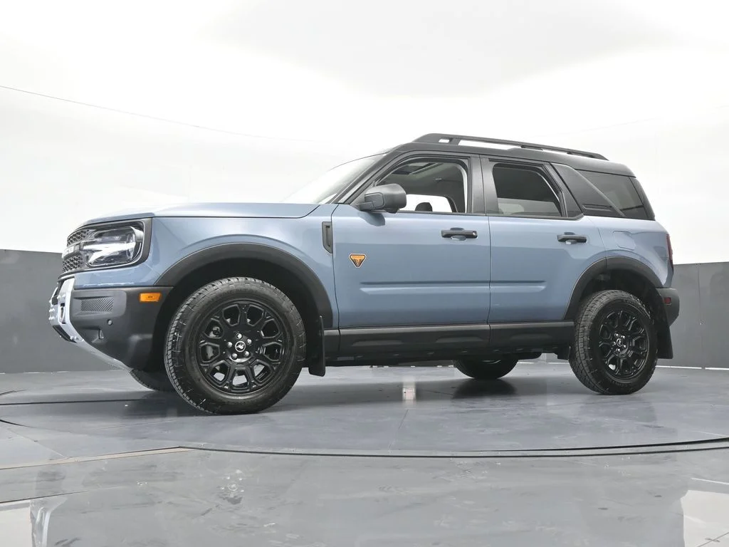 Used 2026 Azure Gray Metallic Ford Badlands image 65