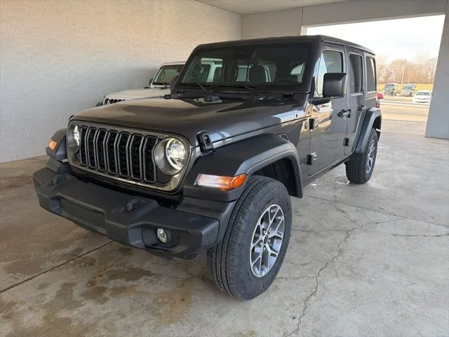 New 2024 Granite Crystal Metallic Clear-Coat Exterior Paint Jeep Sport S image 2
