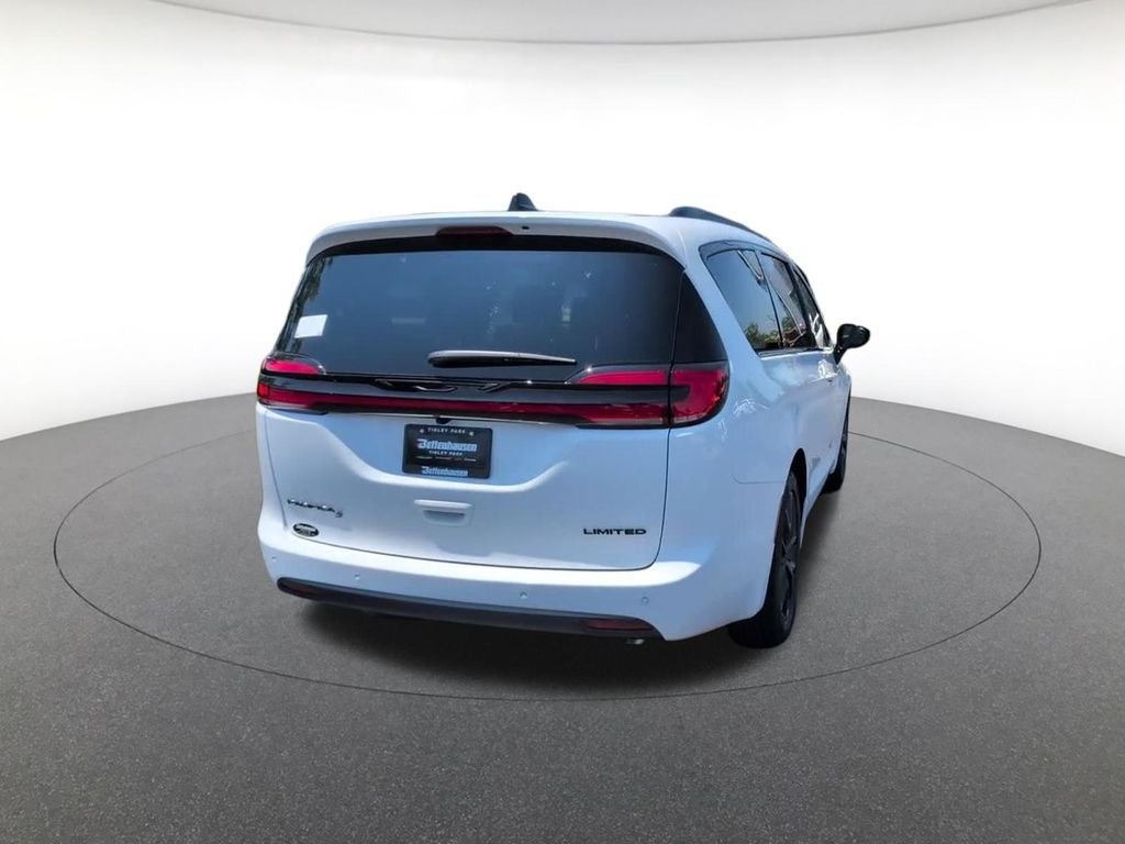 New 2027 Bright White Clearcoat Chrysler Limited image 5