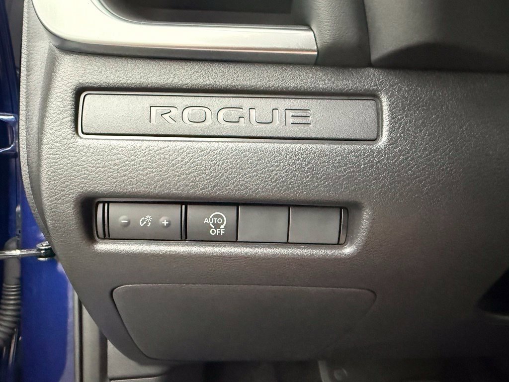 Used 2023 Blue Nissan S image 26