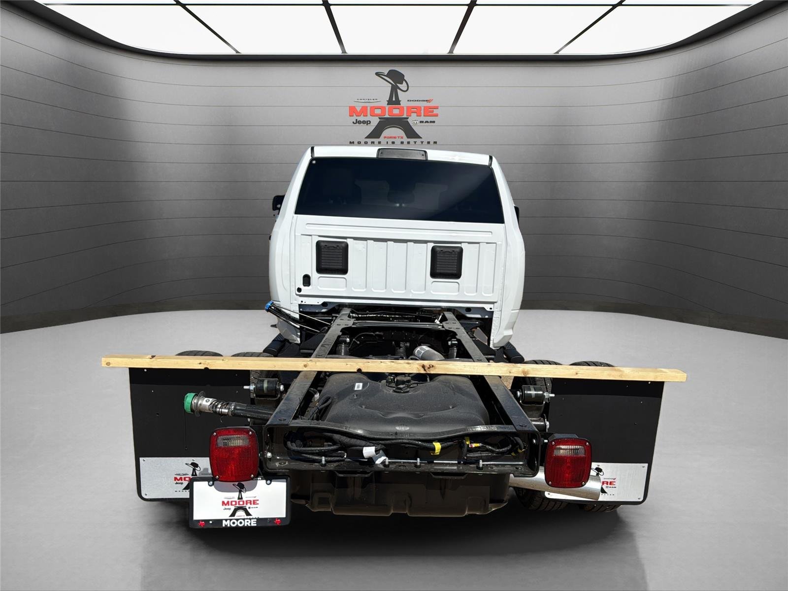 New 2026 Bright White Clear-Coat Exterior Paint RAM Tradesman image 7