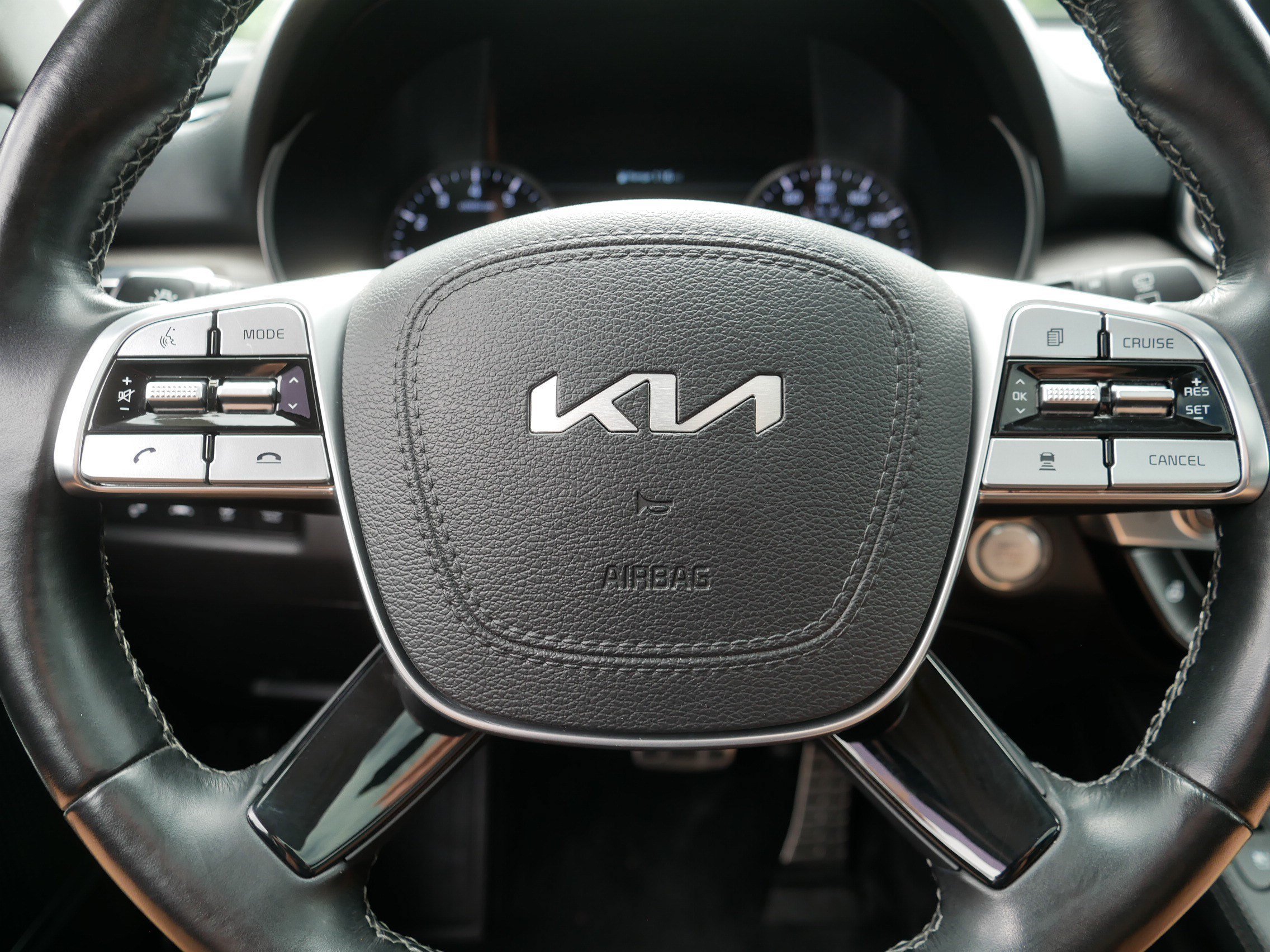 Certified Used 2022 Ebony Black Kia SX image 25