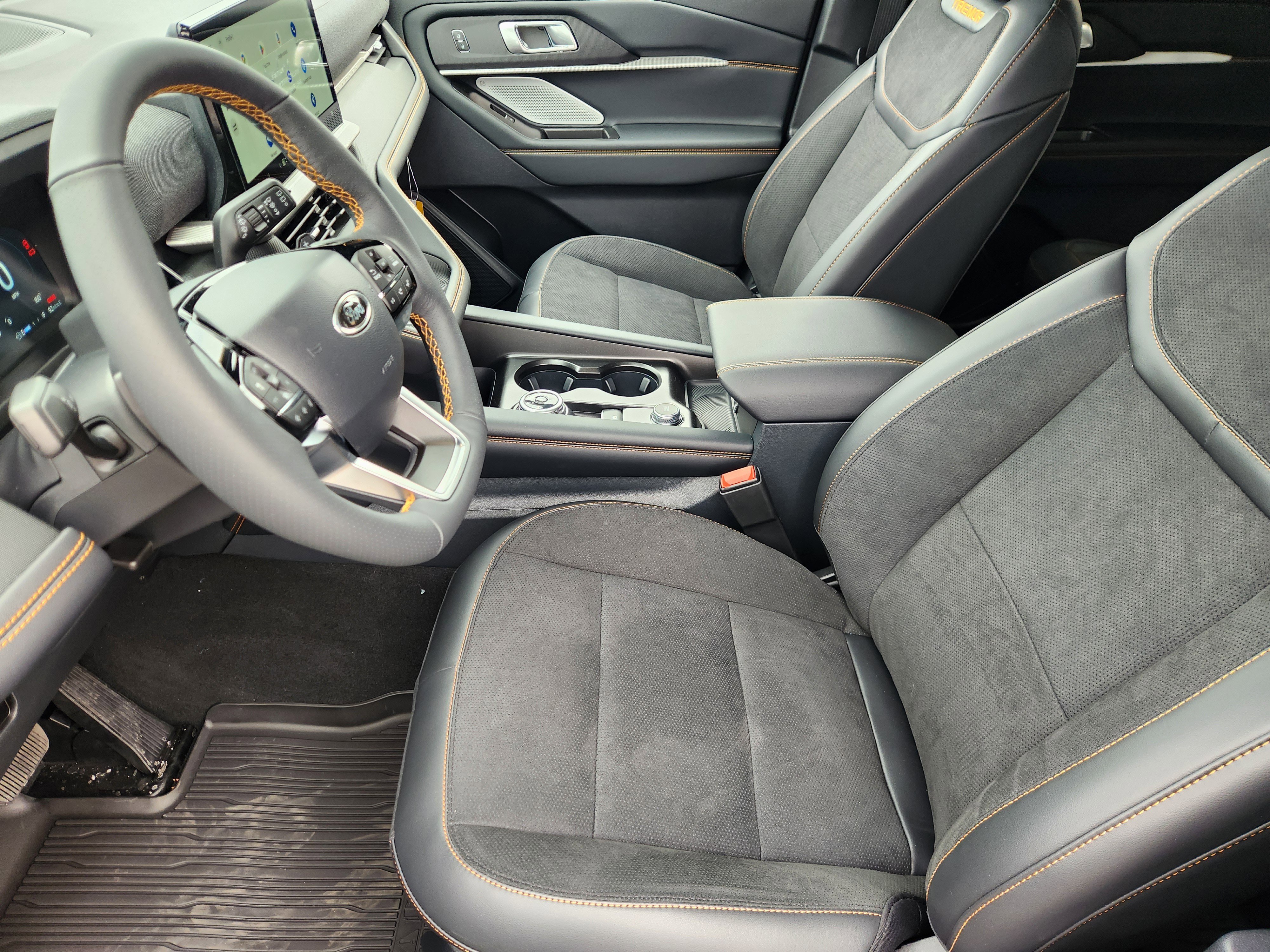 New 2026 Carbonized Gray Metallic Ford Tremor image 8