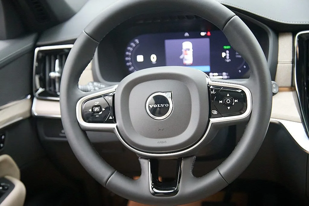 New 2026 Vapour Grey Volvo Plus image 28