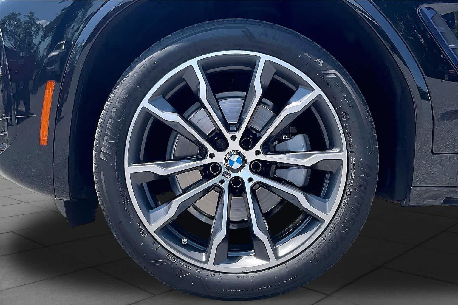 Used 2022 Black Sapphire Metallic BMW xDrive30i image 10