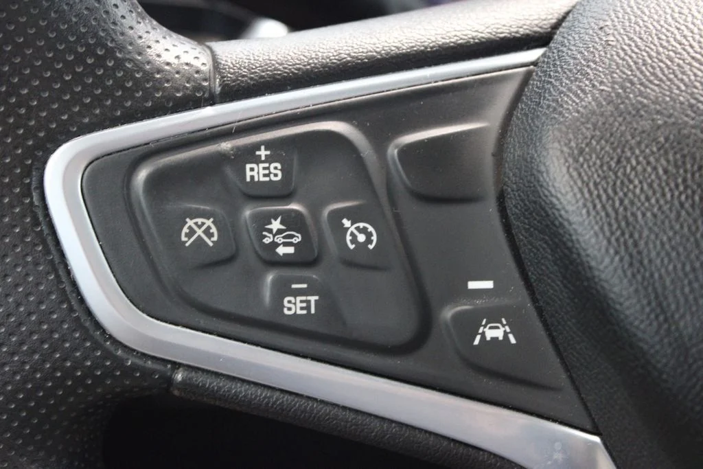 Used 2022 Gray Chevrolet LT image 22