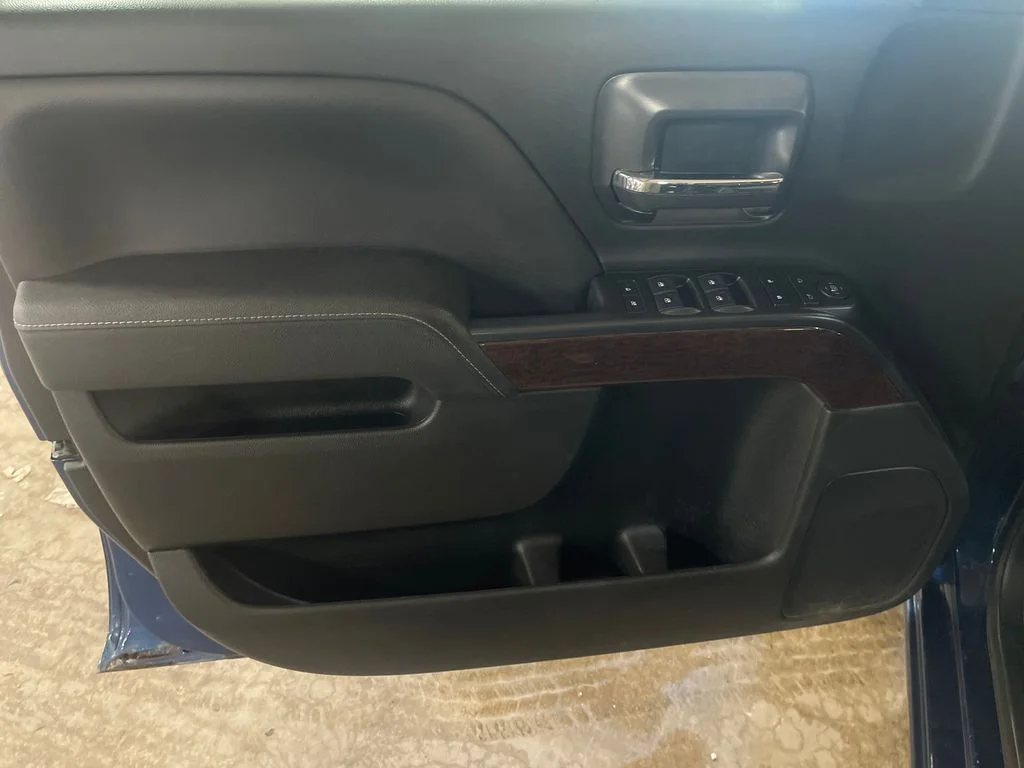 Used 2018 Blue GMC SLE image 15
