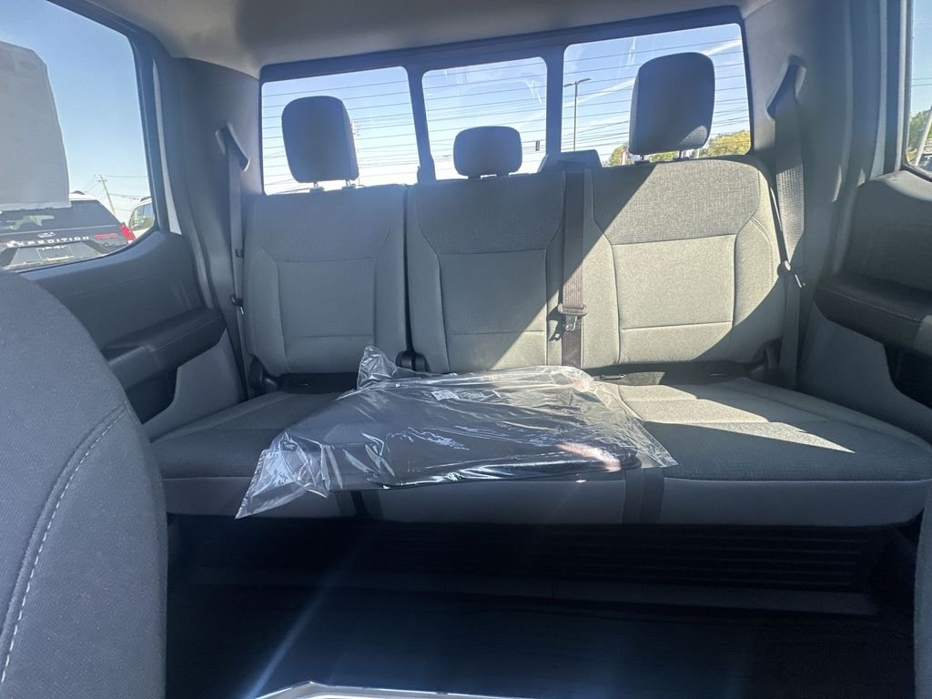 New 2026 Oxford White Ford XLT image 13