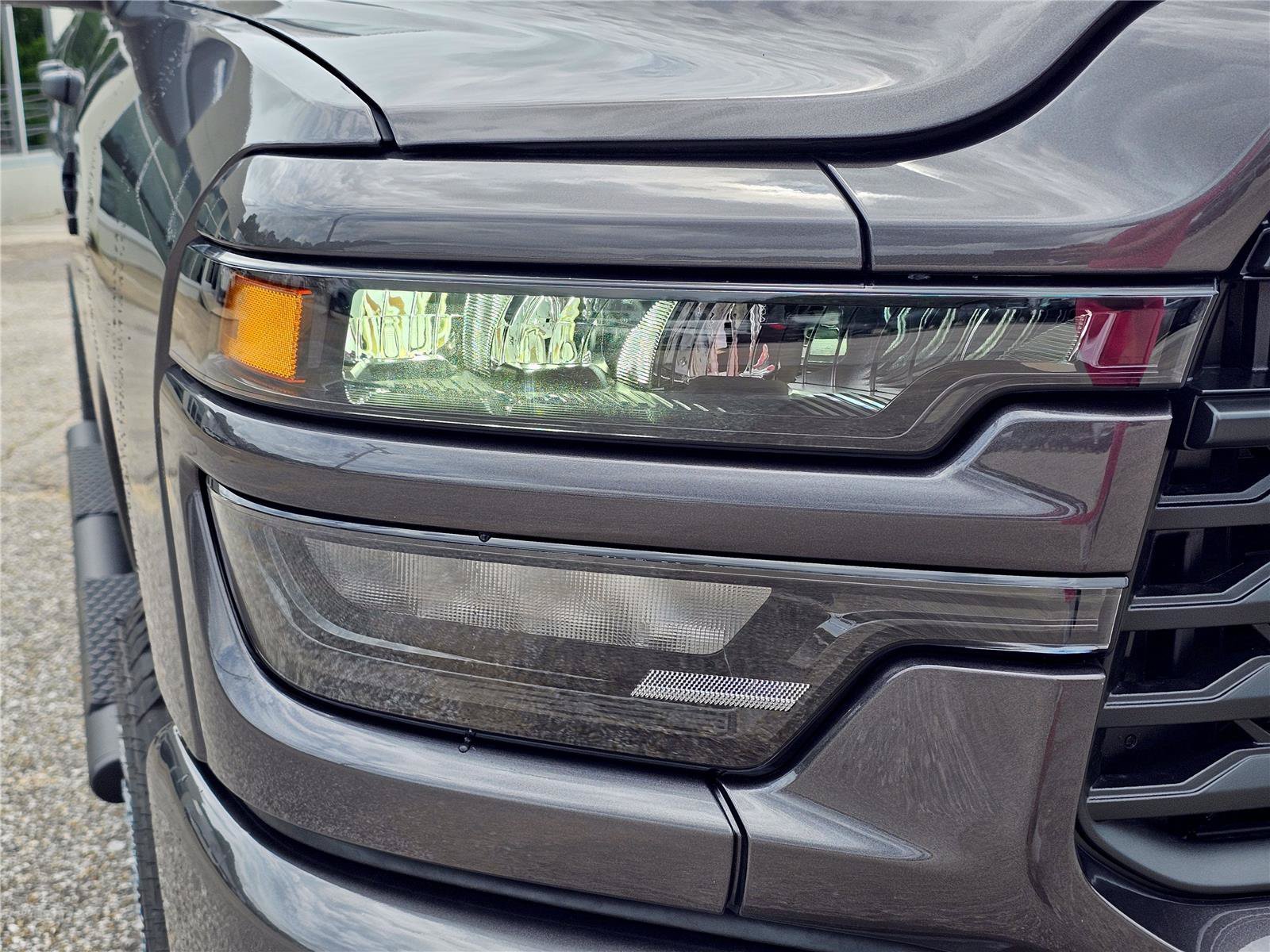 New 2026 Granite Crystal Metallic Clear-Coat Exterior Paint RAM Black Express image 4