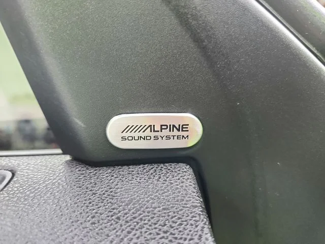 Used 2023 Green Dodge SXT image 34