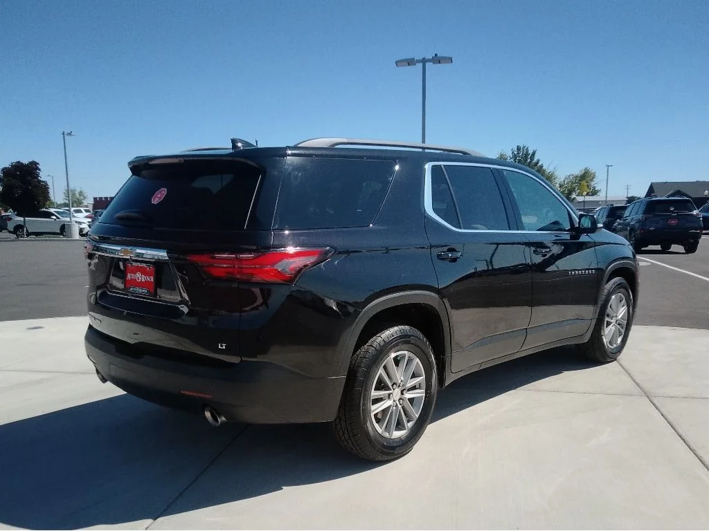 Used 2022 Mosaic Black Metallic Chevrolet LT Cloth image 3