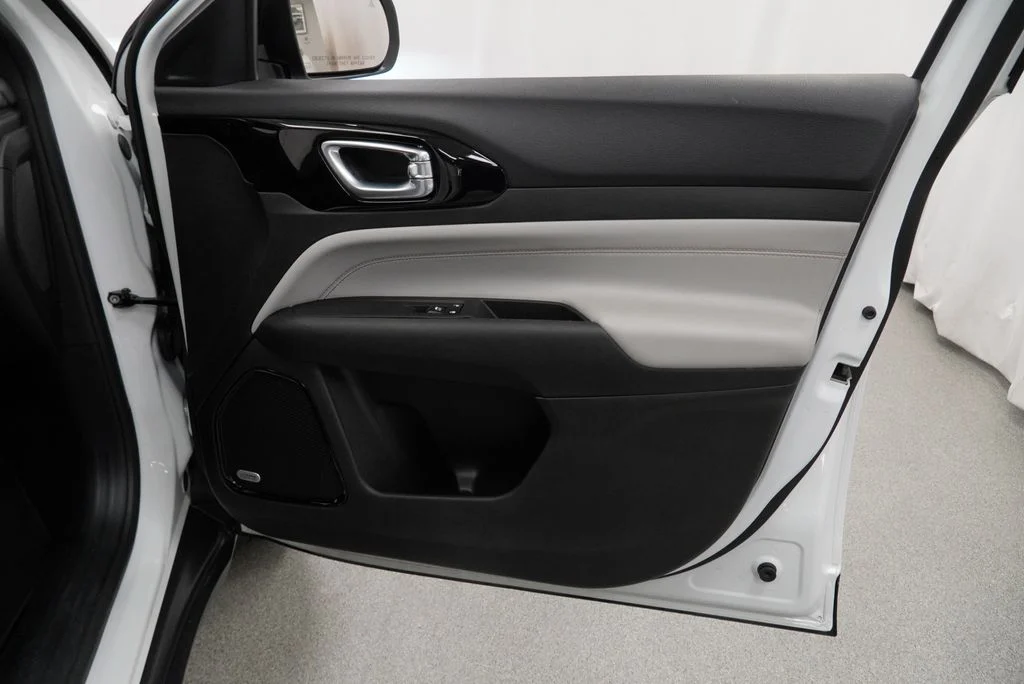 Used 2024 White Jeep Limited image 48