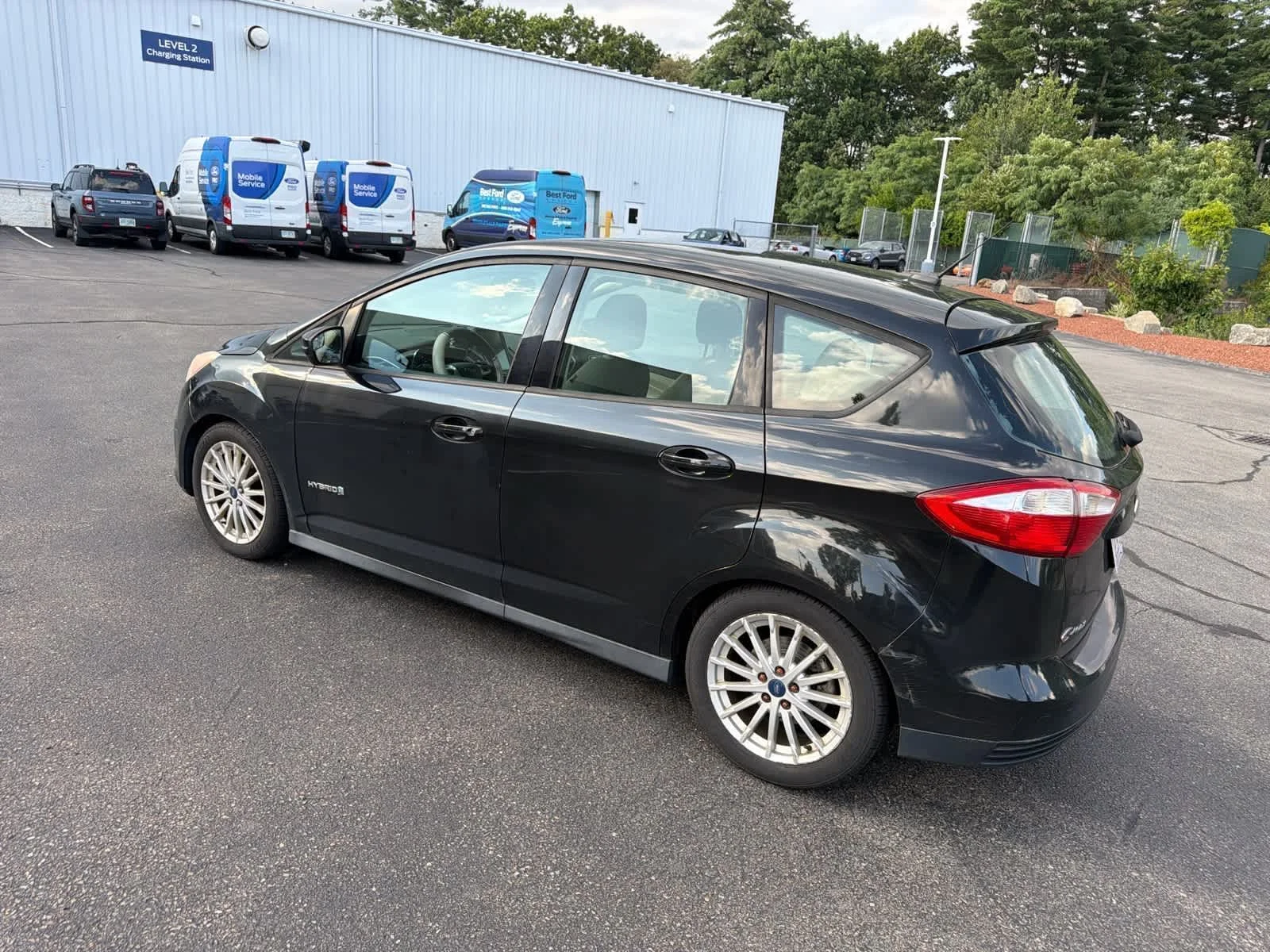 Used 2013 Tuxedo Black Metallic Ford SE image 8