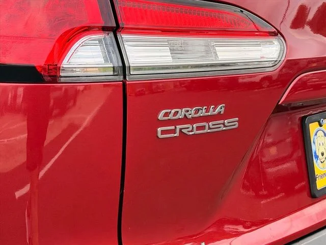 Used 2022 Red Toyota LE image 26
