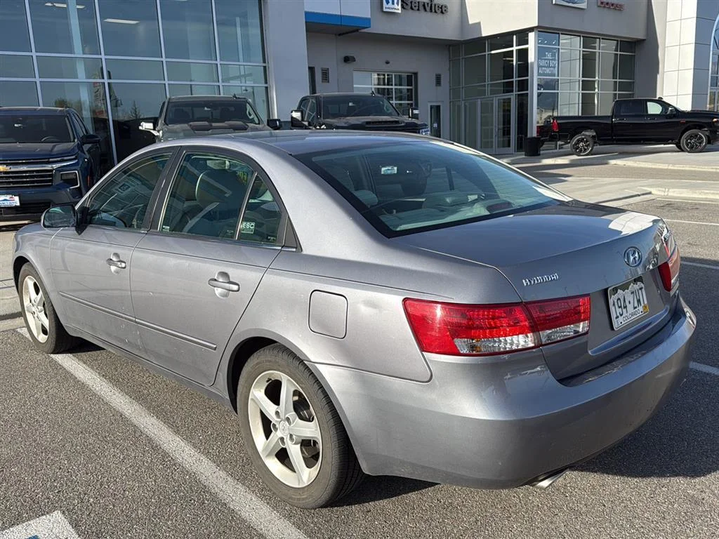 Used 2007 Golden Beige Hyundai SE image 4