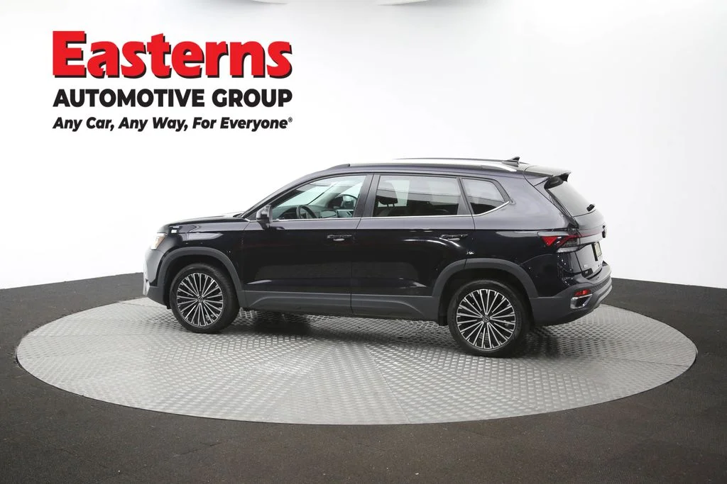 Used 2025 Black Volkswagen 1.5T SE image 60