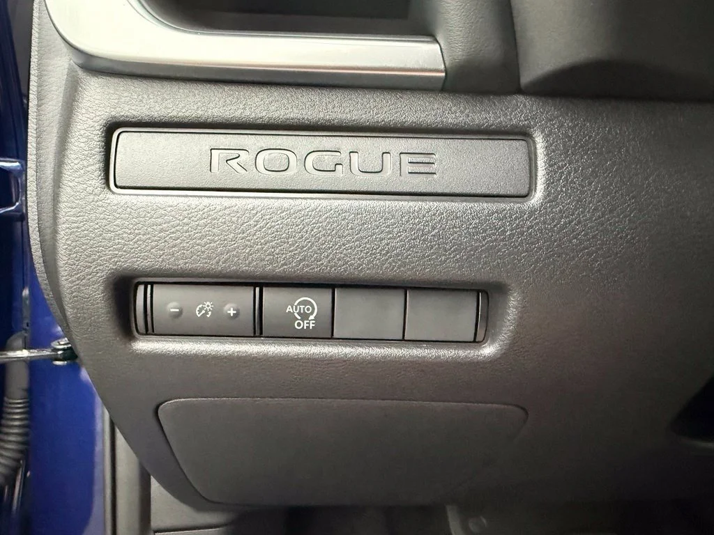 Used 2023 Blue Nissan S image 26