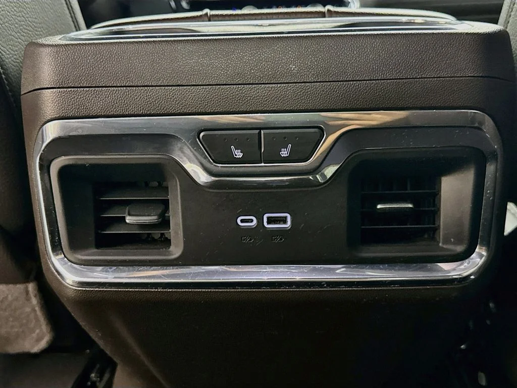 Used 2024 White GMC Denali image 31