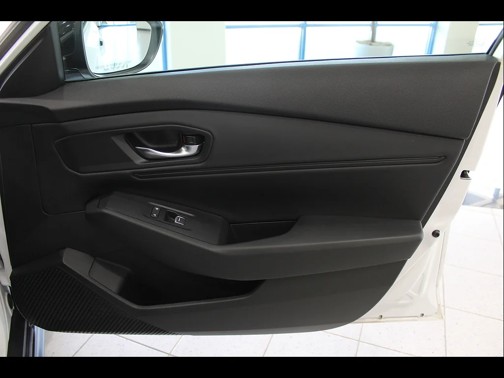 Certified Used 2025 Platinum White Pearl Honda SE image 25