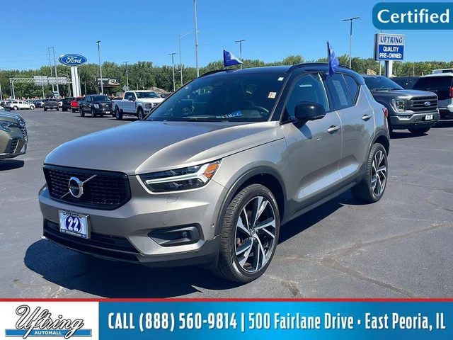 2022 Volvo XC40 R-Design