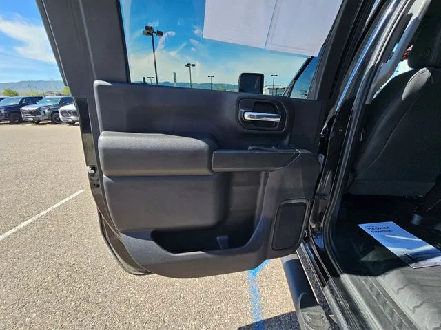 Used 2020 Onyx Black GMC Base image 18