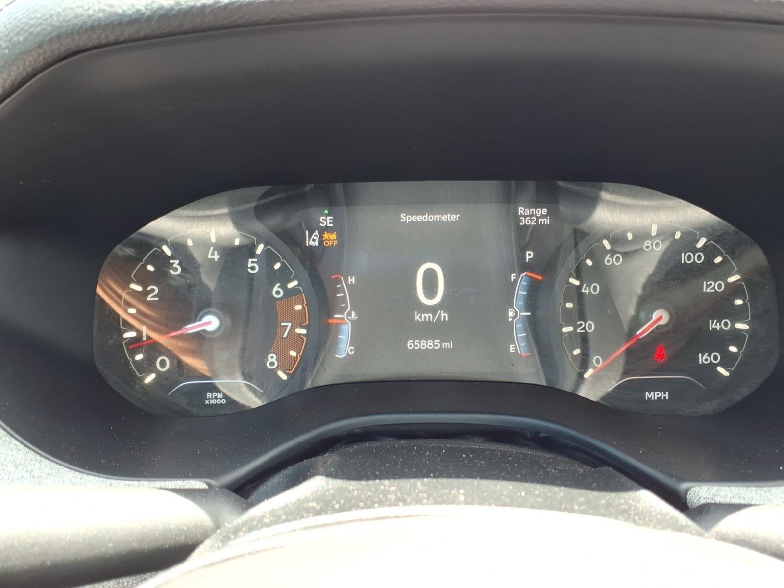 Used 2024 Diamond Black Crystal Pearlcoat Jeep Latitude image 22