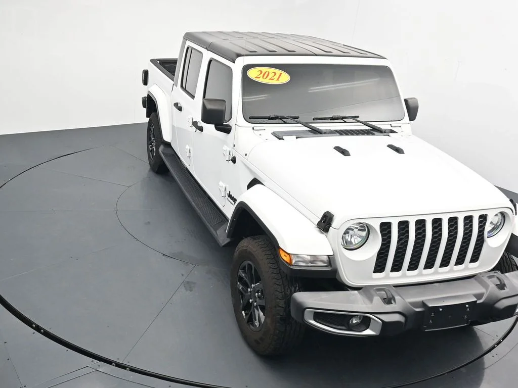 Used 2021 White Jeep Sport image 23