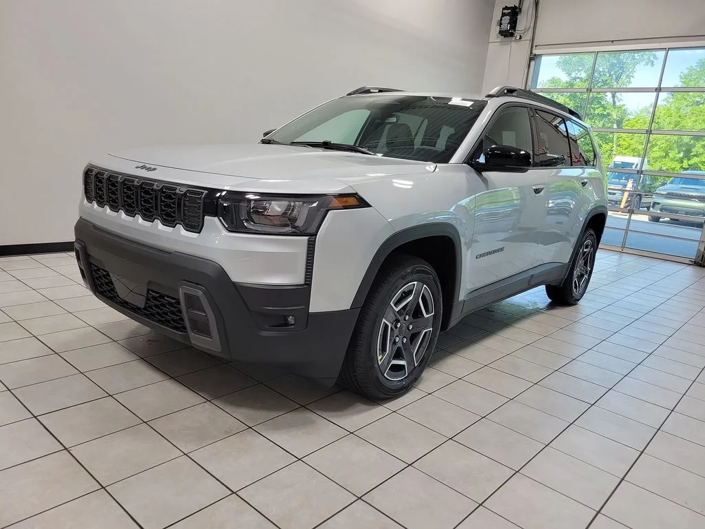 New 2026 Silver Zynith Clear-Coat Exterior Paint Jeep Limited image 3