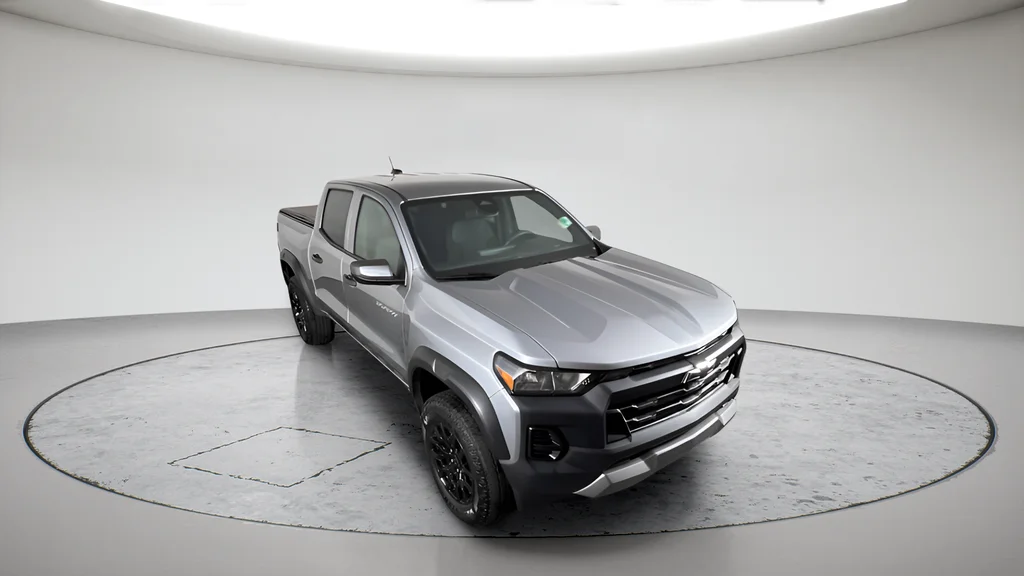 Used 2025 Gray Chevrolet Trail Boss image 14
