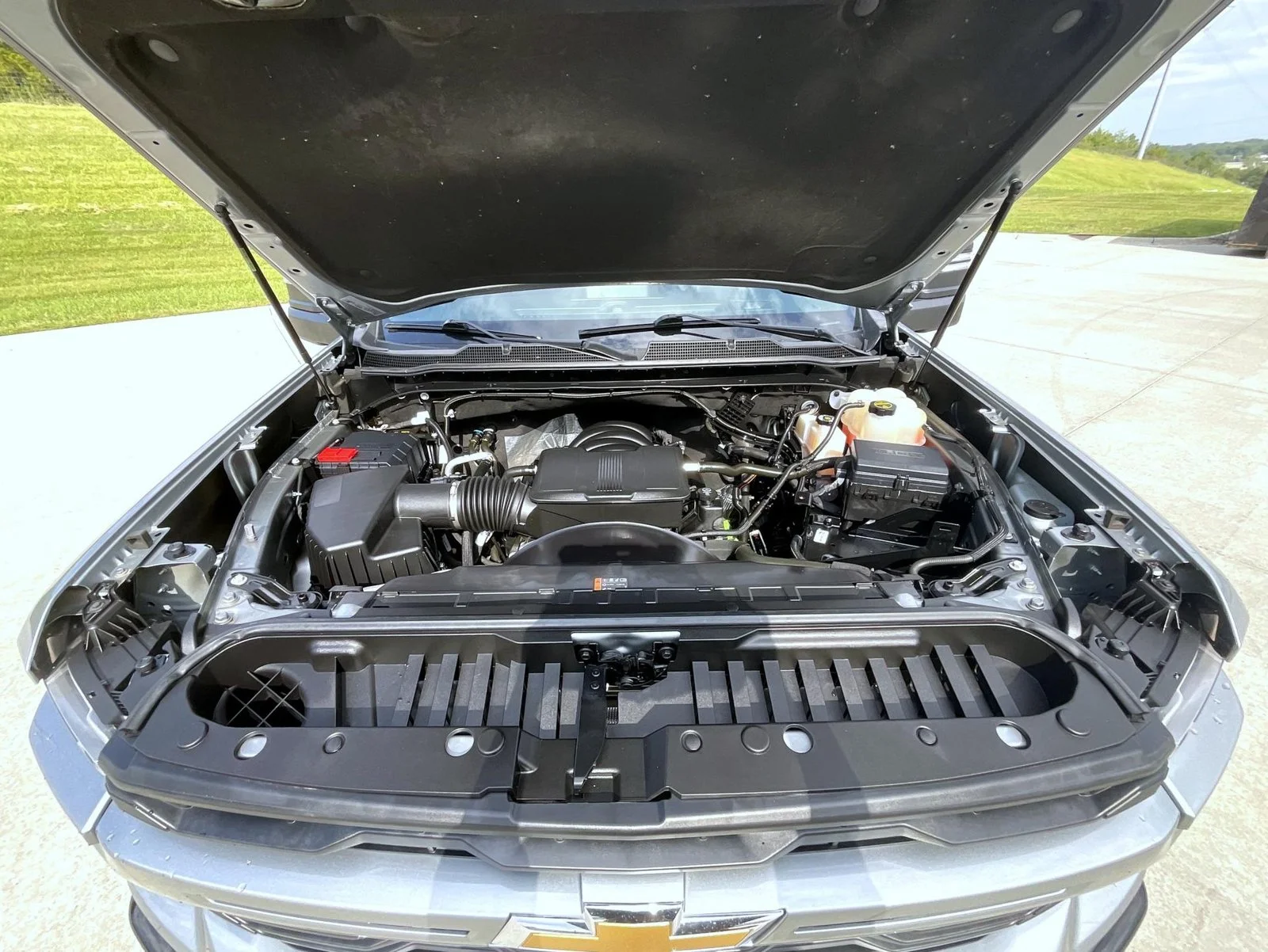 Used 2024 Gray Chevrolet Custom image 24
