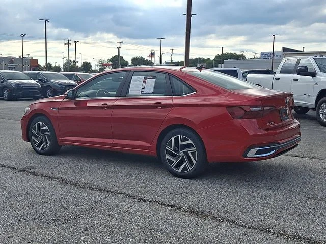 Used 2022 Red Volkswagen 1.5T SEL image 7