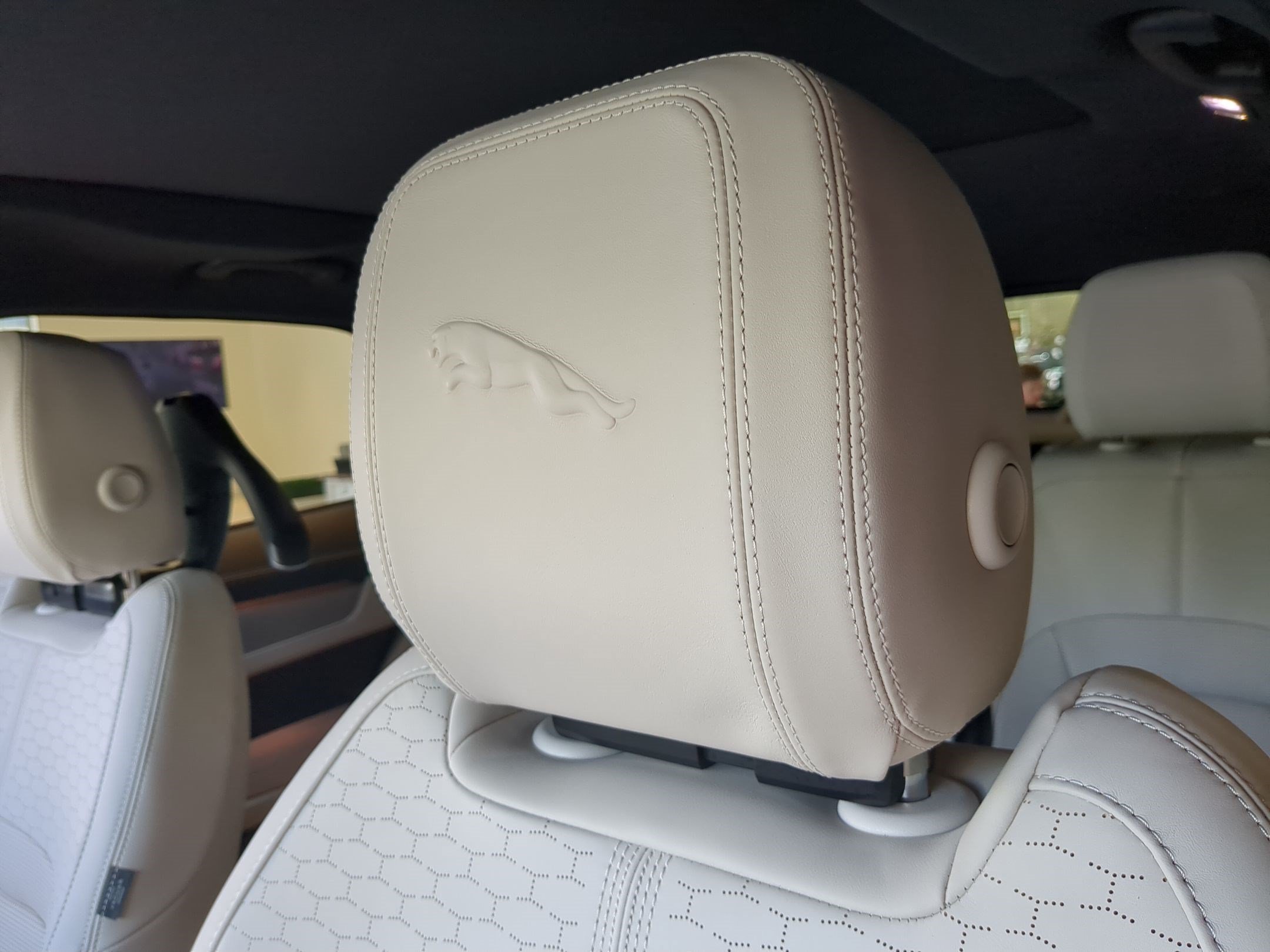 2026 Jaguar F-Pace R-Dynamic S - Photo 22